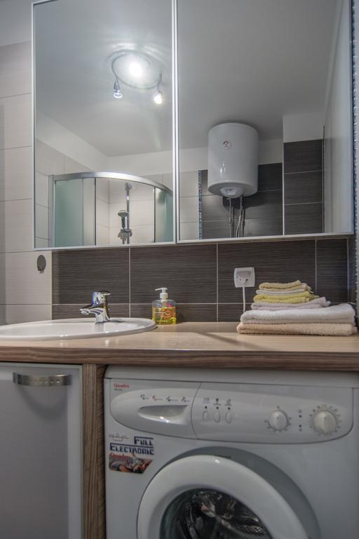Apartments Domuzin Биоград на Мору Екстериор снимка