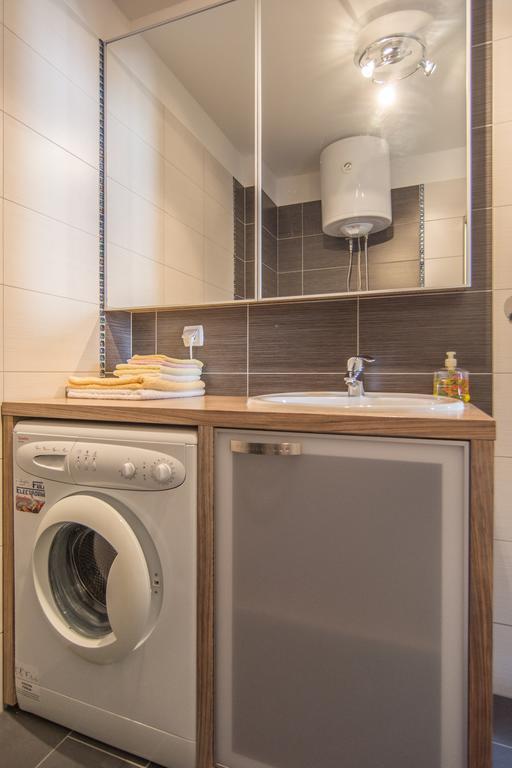 Apartments Domuzin Биоград на Мору Екстериор снимка