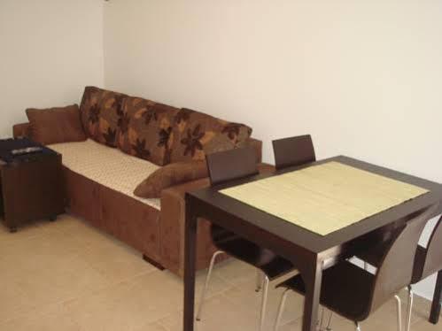 Apartments Domuzin Биоград на Мору Екстериор снимка
